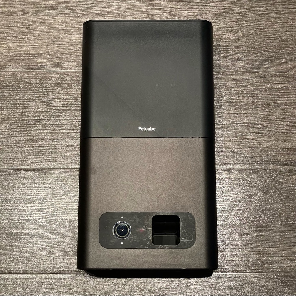 PetCube Bites Pet & Treat Camera - Aluminum in Carbon Black